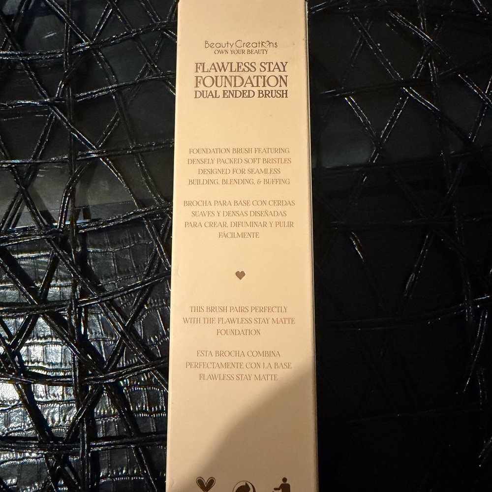 Beauty Creations Flawless Stay Foundation Brush - Picture 2 of 3